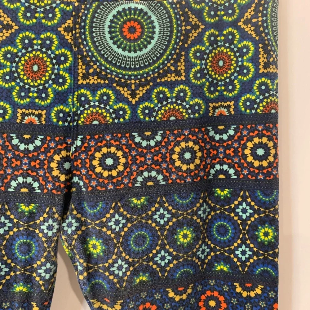 LuLaRoe Blue and Green Geometric Leggings - Picture 3 of 5